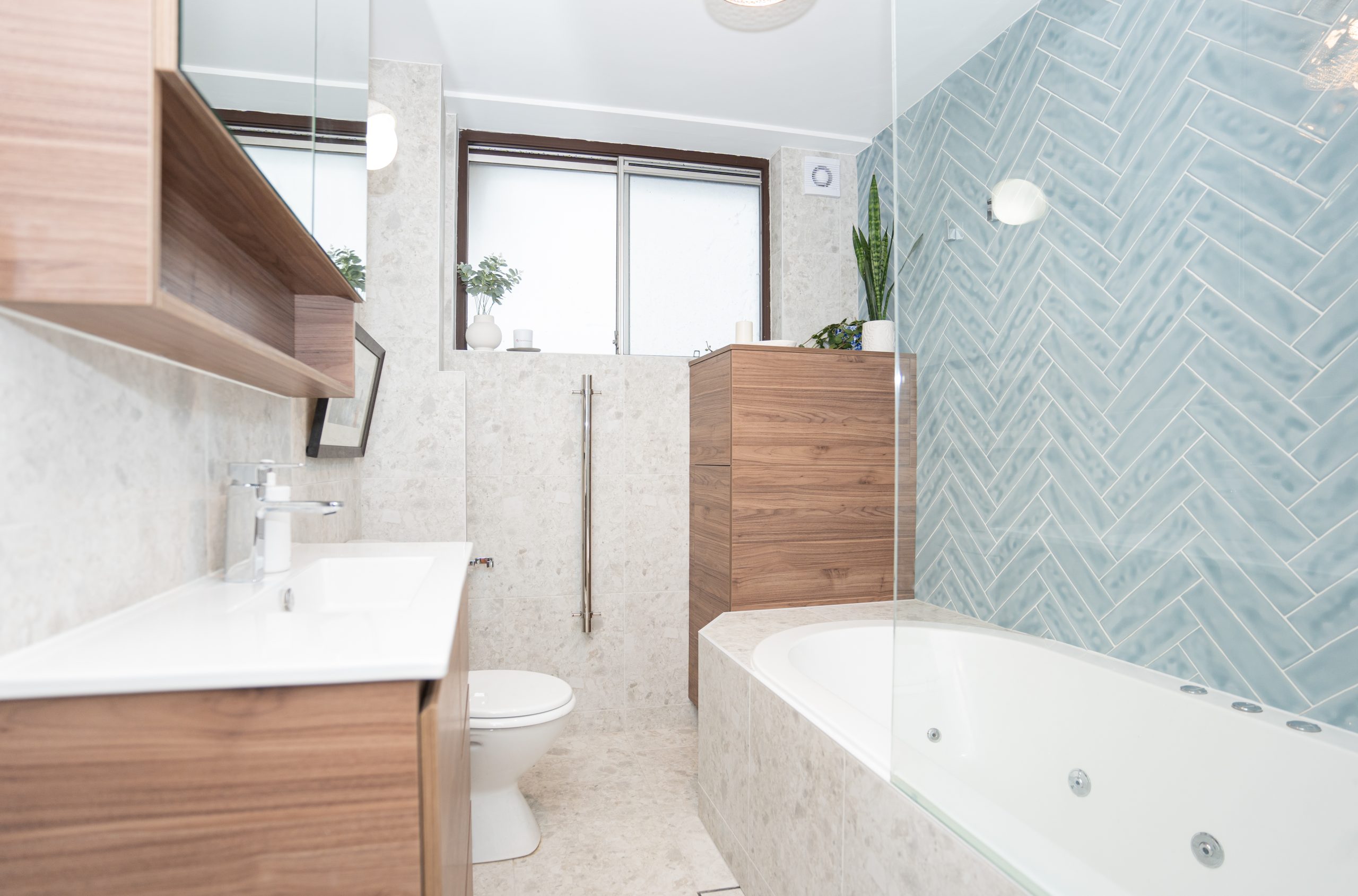 3 Tips To Maximise Space In Small Bathrooms